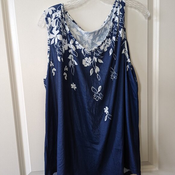 Cute Navy Floral Tank - Picture 1 of 1